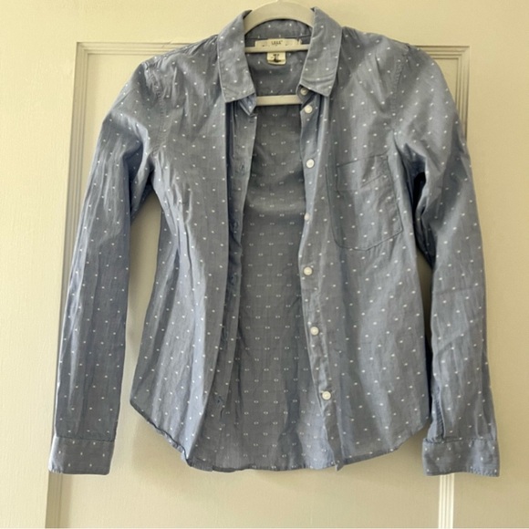⭐️ H&M L.O.G.G. Blue Chambray Polka Dot Button Down Shirt 100% Cotton Size 2 EUC - Picture 1 of 5